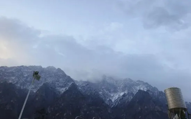 Tiger Leaping Gorge Pillow Landscape Homestay