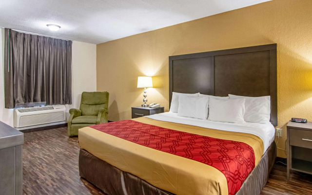 Econo Lodge Inn & Suites Matthews - Charlotte