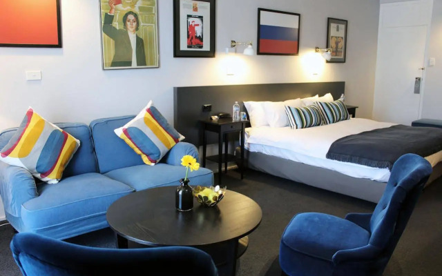 The Oriana Orange - Retro Hotel & Resort