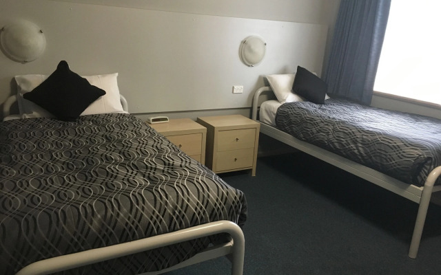 The Palms Motel (Formerly Flinders Motel)