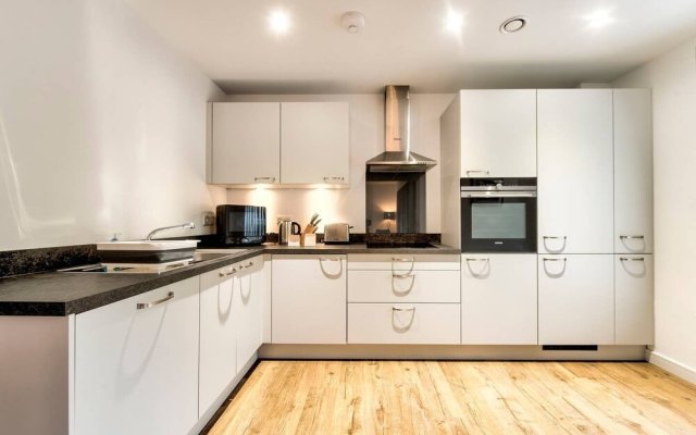 Stylish 2 Bed Apartment With Easy Access To The City Centre