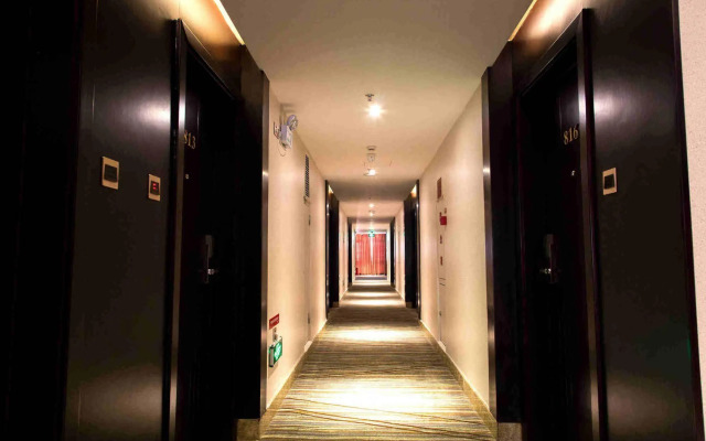 Zhuhai Aqueen Hotel
