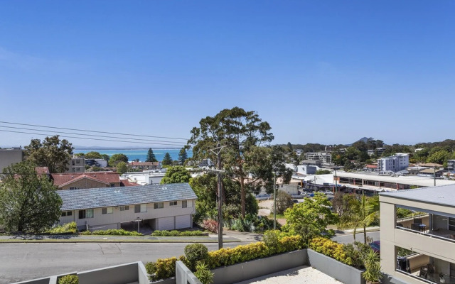 Scirocco, Unit 7, 21-23 Tomaree Street