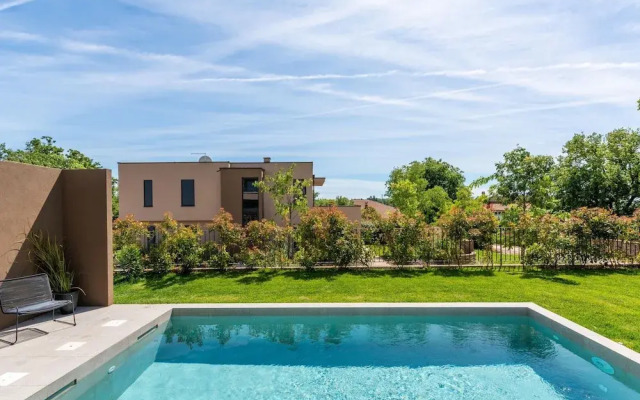 Luxury Apartment With Private Swimming Pool