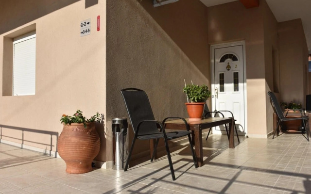 Elina Studios 1 by Travelpro Services - Nea