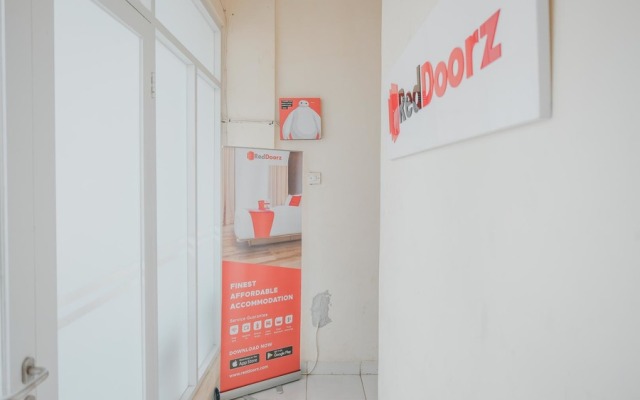 RedDoorz near CBD Ciledug