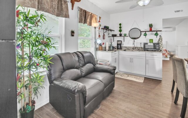 Spacious And Private Tampa Retreat 1 Bedroom Condo by Redawning