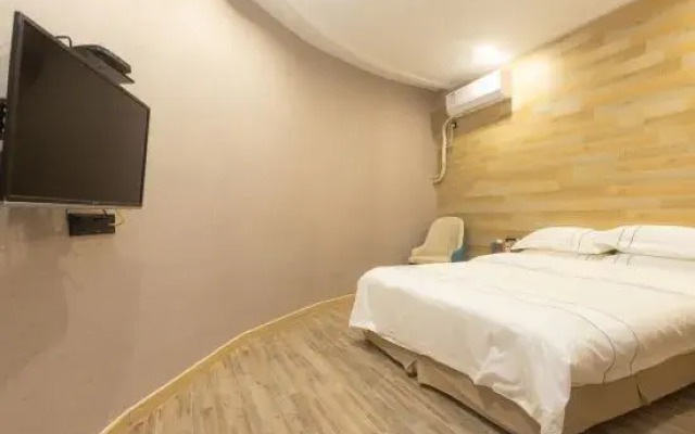 Huayi Hotel