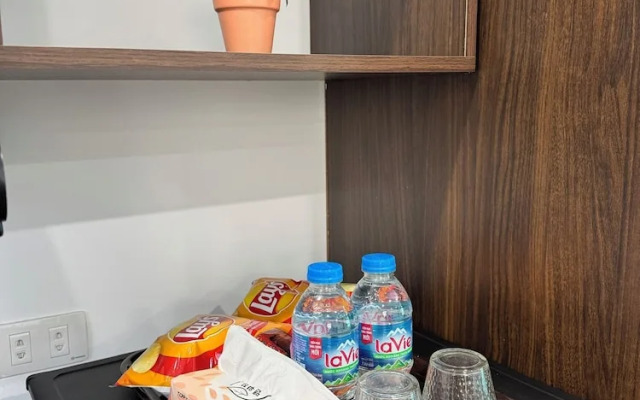 Ly Apartment & Home