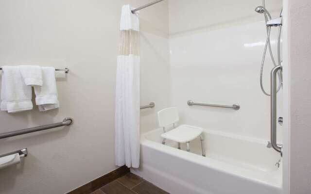 Baymont by Wyndham Auburn