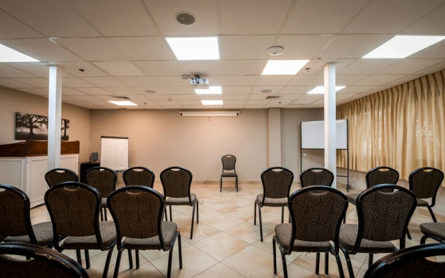 C-Hotel Neve Illan