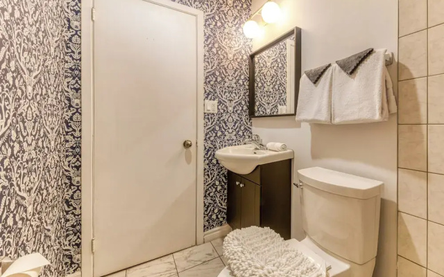 Remparts 2 Bed w Private terrace & sauna