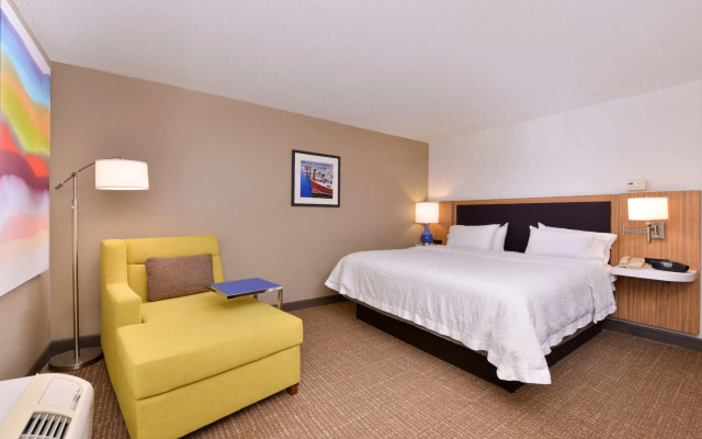 Hampton Inn & Suites Plymouth
