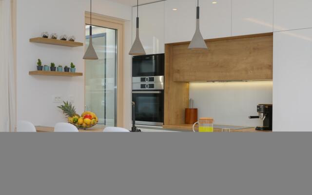 Bondi in Supetar with 4 bedrooms and 4 bathrooms