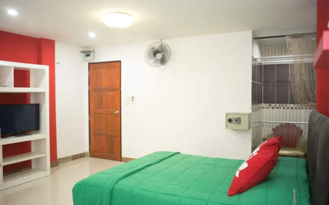 ZEN Rooms Mahajak Residence
