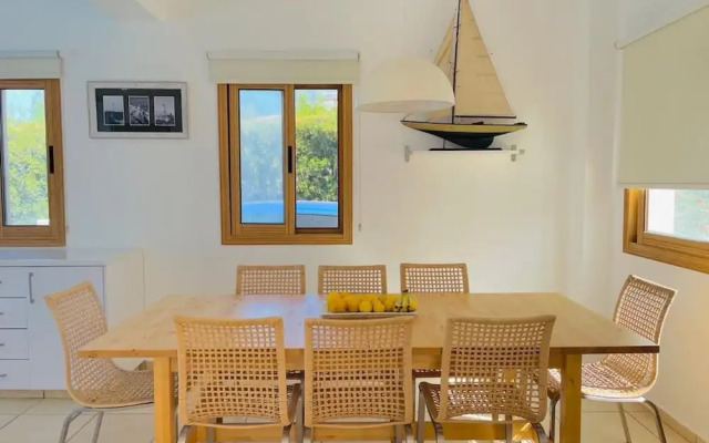 Spacious Luxury Private Sea View Villa