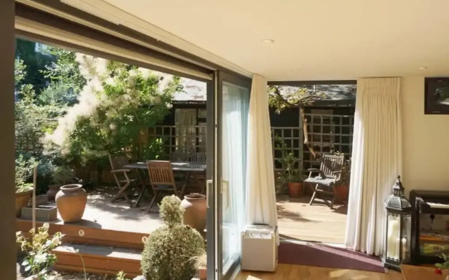 Architect-designed Garden Studio