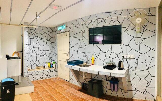 OYO HOME 90667 Chen Room Bs