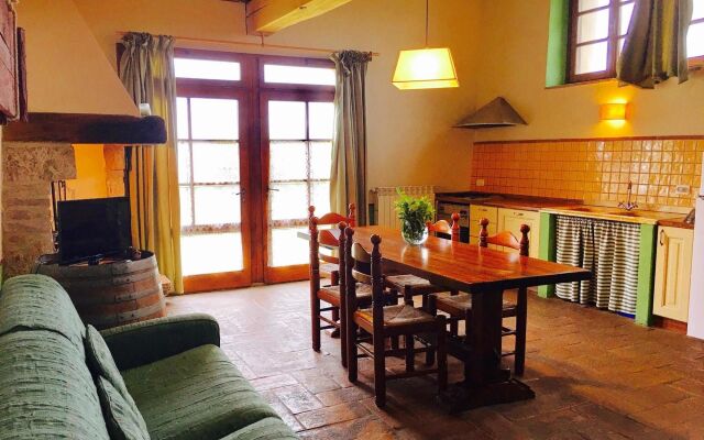 Apartment With one Bedroom in San Gimignano, With Pool Access, Furnish