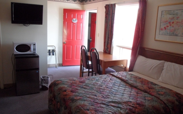 Rodeway Inn by the Falls