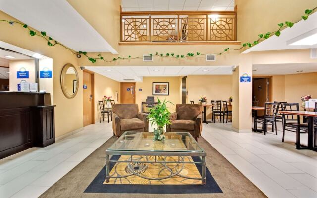 Days Inn And Suites DeSoto