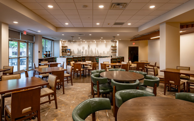 DoubleTree by Hilton Dallas - Farmers Branch