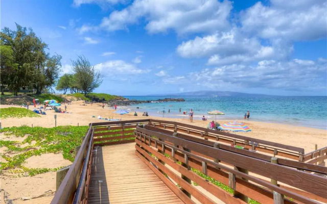 Castle at Maui Banyan