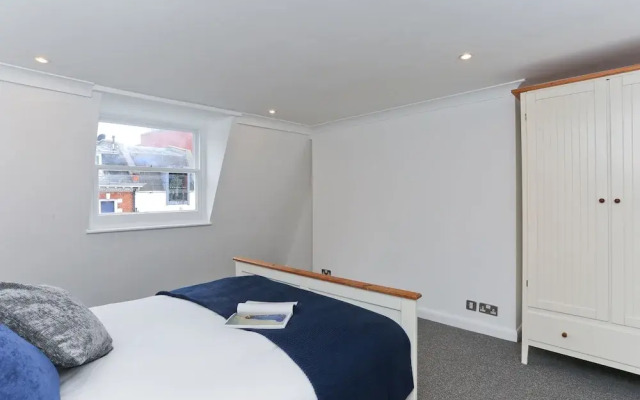 Platinum Apartments in Farringdon 9980