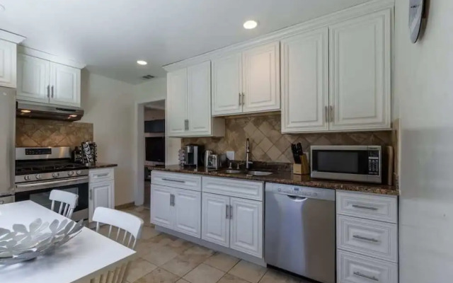 @ Marbella Lane - Convenient Home in Sunnyvale