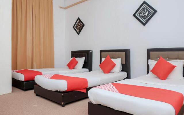 OYO 90180 Gemilang Hotel Kerteh