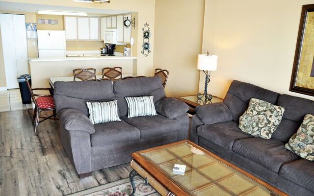 Verandas 305 3 Br condo by RedAwning