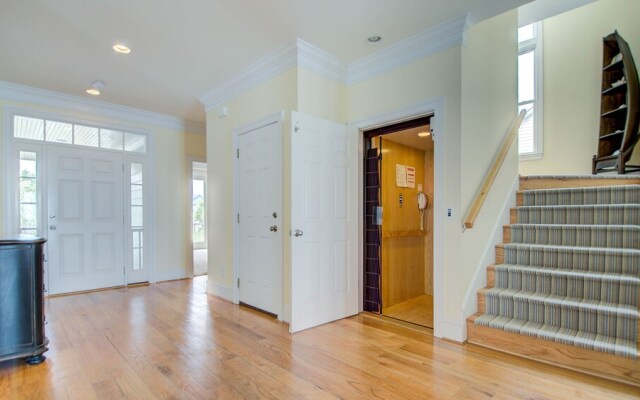 Higher Porpoise by Peace Vacations