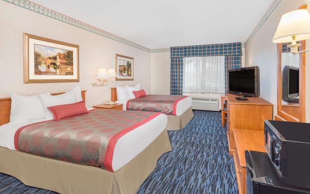 Ramada by Wyndham Kent Seattle Area