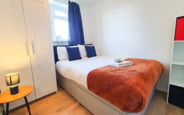 Cheerful 4-bedroom House