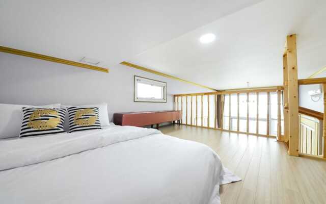 Yeosu Feeling Pension