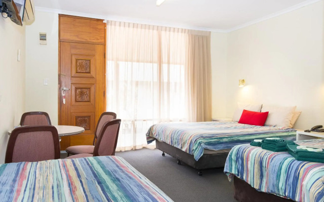 The Standpipe Golf Motor Inn