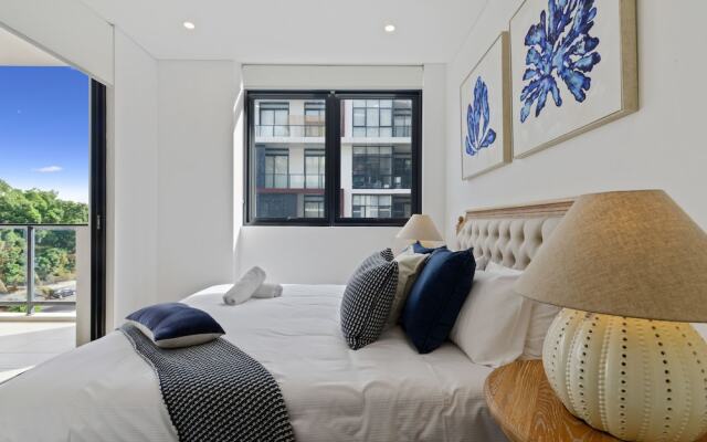 HomeHotel-Waterside Luxury & New Residences