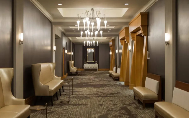 Renaissance Chicago O'Hare Suites Hotel