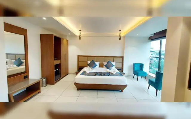 Hotel Red Chillee Restro
