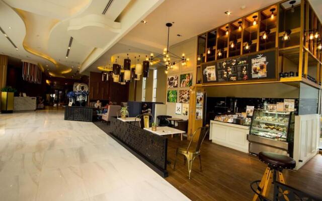 The Astra 2bedroom,close night bazaar and old city