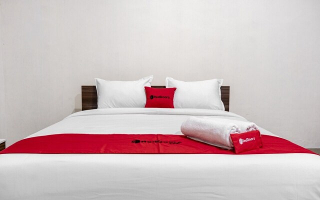 Afifah Guesthouse by RedDoorz