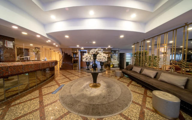 All Seasons Hotel