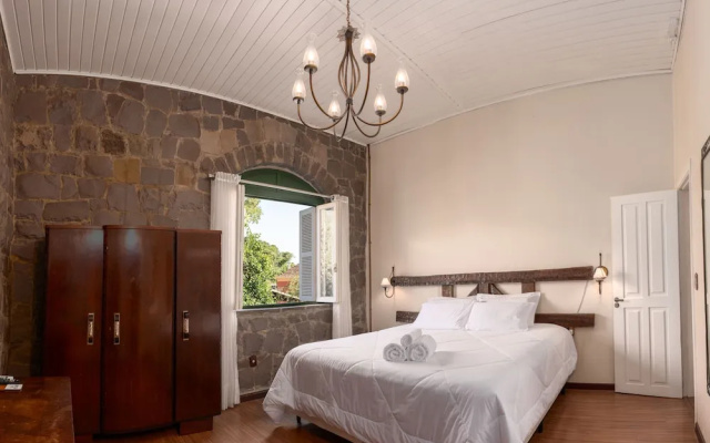 Casa de Pedra Mena Kaho