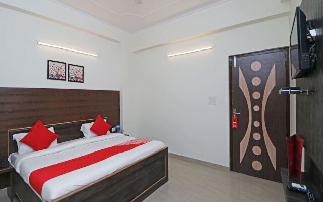 OYO 12493 Hotel Taaz Comfort Inn