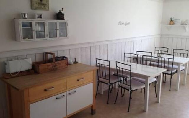 Kustnära Vandrarhem - Hostel