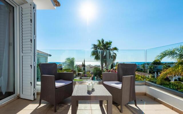Laguna Sunrise by Ezoria Holiday Rentals