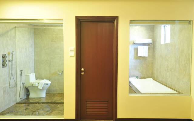 Hallmark Crown Hotel