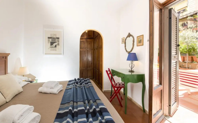 Chiara in Pantheon Apartment With Terrace