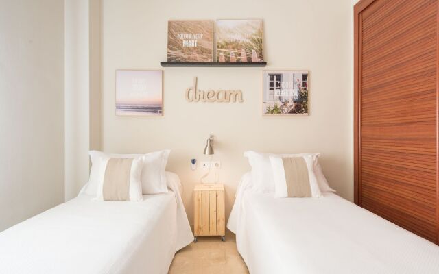Colon Relax & Quiet Business & Family
