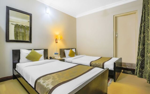 OYO 388 Teeka's Holiday Inn